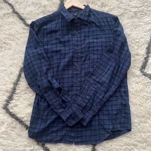 Banana Republic Men’s Plaid Untucked Fit Shirt – Size Large